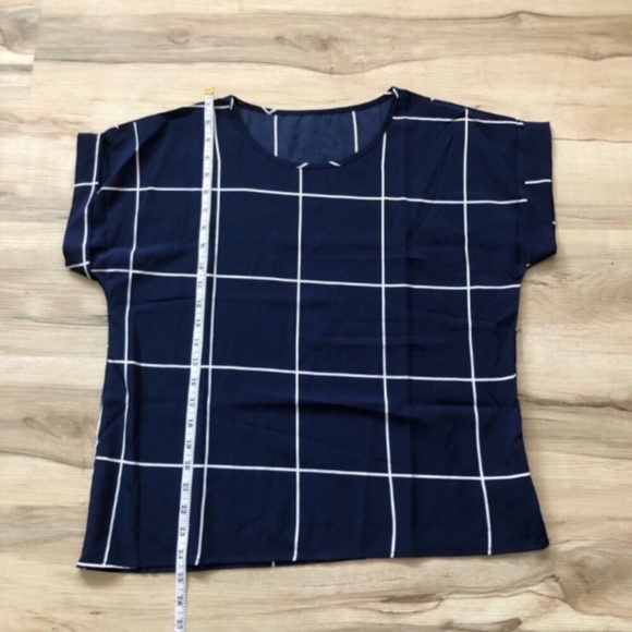 MASSIVE $10 SALE SHEIN Navy and White Grid Short Sleeve Top - Picture 3 of 4